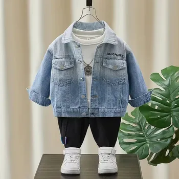 Детское джинсовое пальто 2023 года, Новая весенне-осенняя одежда, повседневная куртка для мальчиков, тонкие детские джинсы Изображение