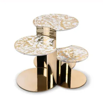 Итальянский Легкий Роскошный журнальный столик с тремя круглыми лепестками, Простая металлическая комбинация специальной формы Изображение