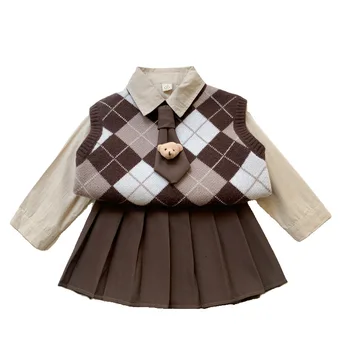 Одежда для девочек, Весенне-зимний костюм, Новая рубашка в стиле колледжа, вязаный клетчатый жилет, комплект из трех предметов, Tide для девочки-младенца Изображение